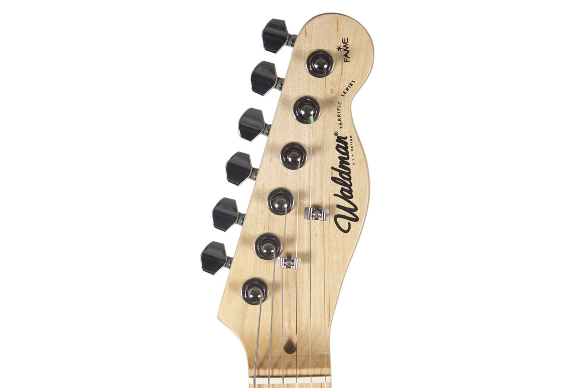 waldman_guitarra_solida_gte860q_headset.jpg